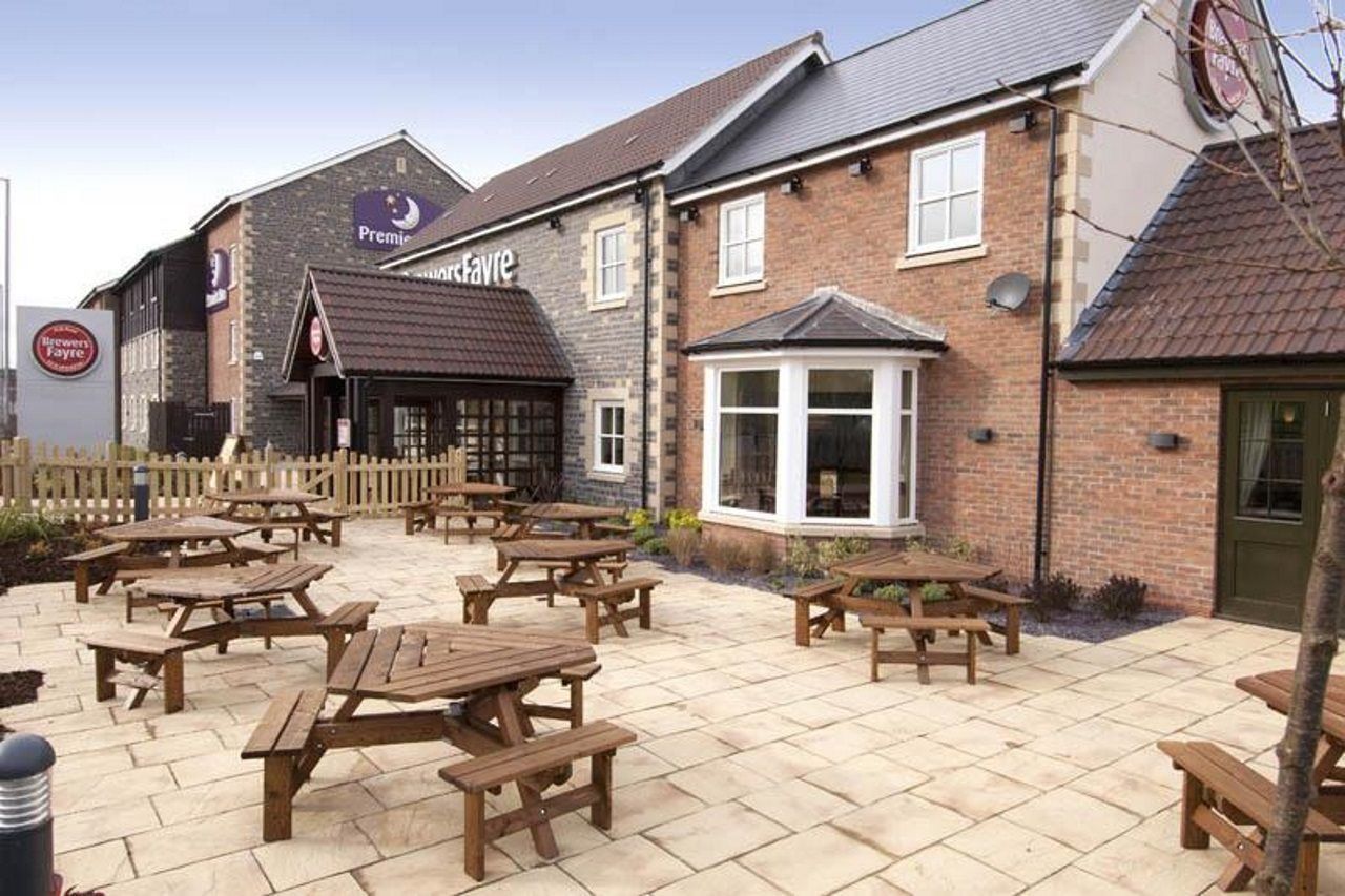 Premier Inn Glastonbury Exterior photo